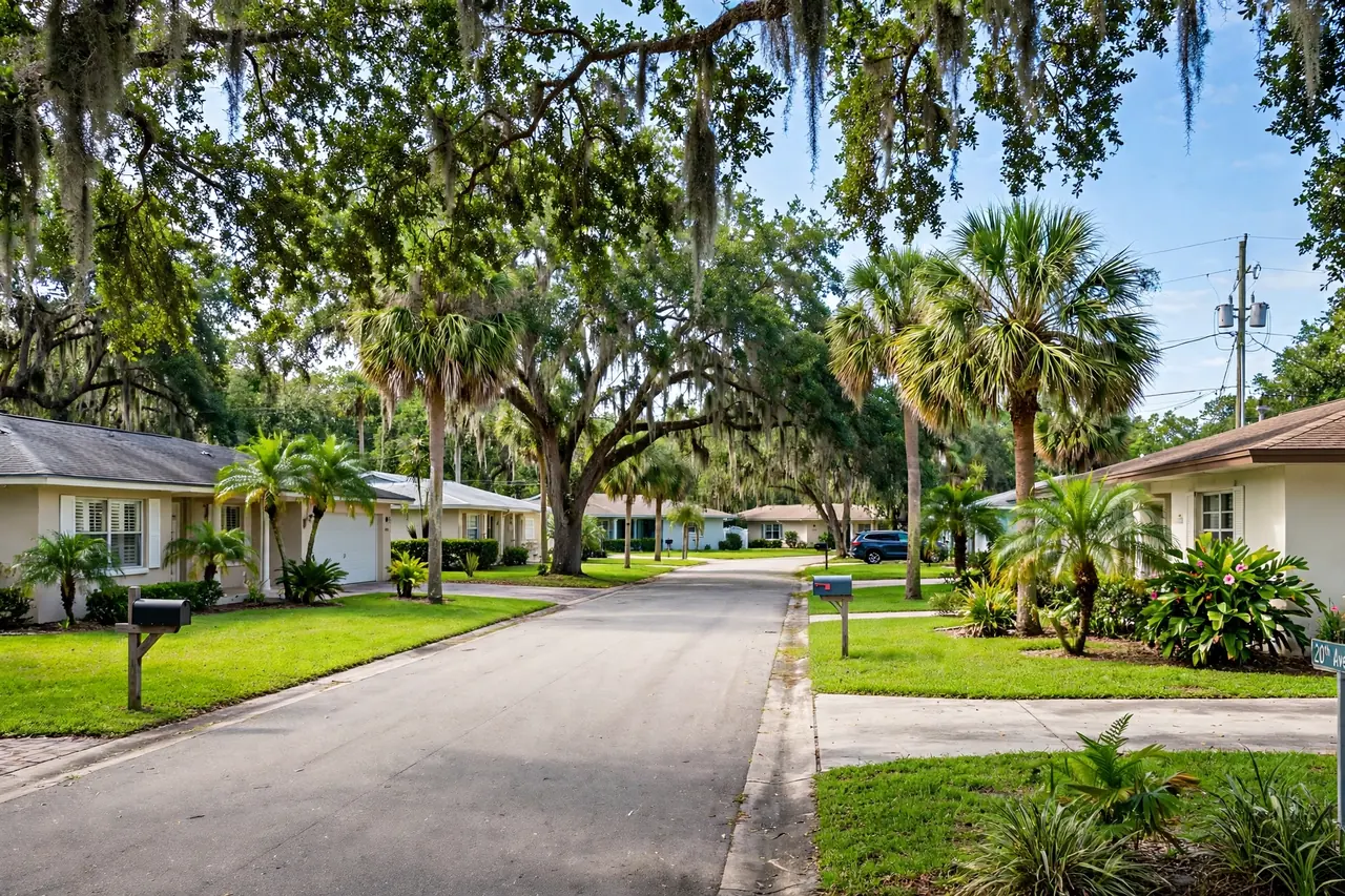 Suburban ranch homes in the McAnsh Park neighborhood of Vero Beach FL